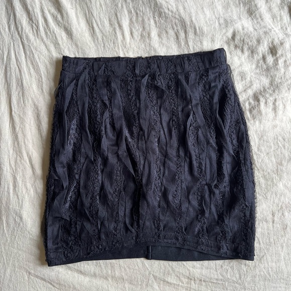 LESUGIATELIER
semi-sheer polyester lace skirt - Picture 1 of 3